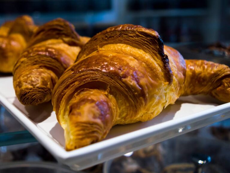 Rogaliki cornetto. Obrazek w artykule Włoskie śniadanie. Odkryj 4 przepisy, które przeniosą Cię do Italii