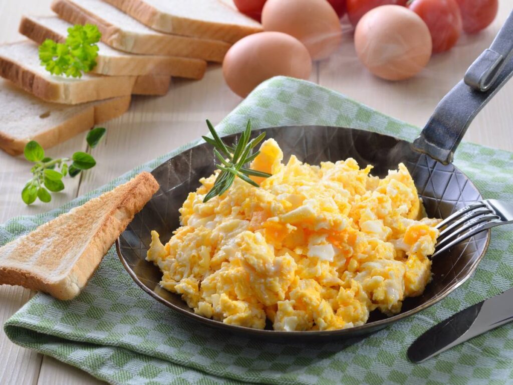 dodatki do jajecznicy o śródziemnomorskim smaku