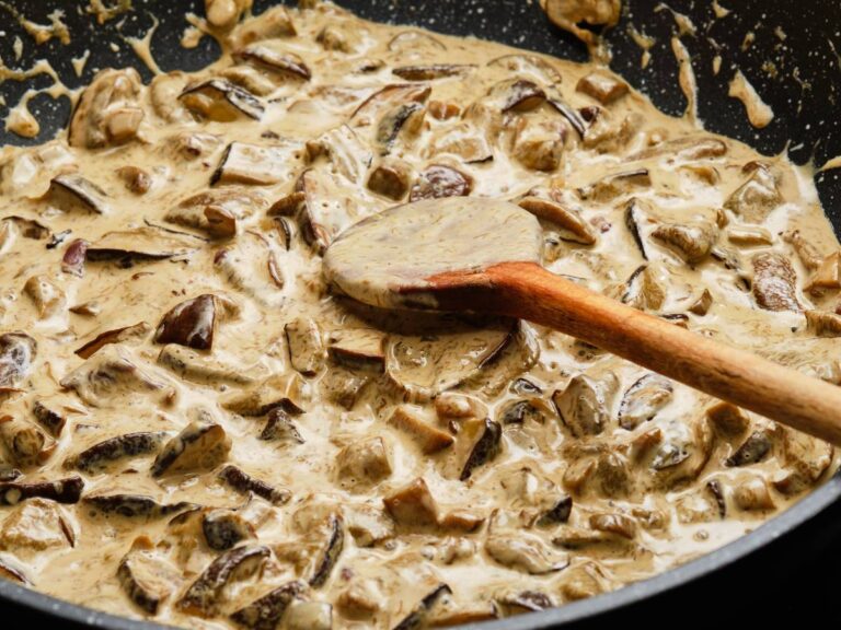 sos pieczarkowy