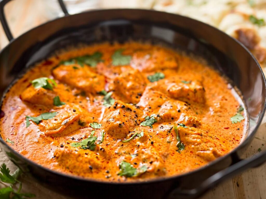 Propozycja podania sosu curry